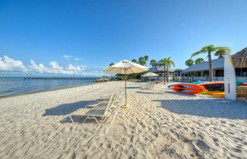 Charming One Bedroom Resort-Style Studio With Pool And Beach Access Ruskin Exterior photo